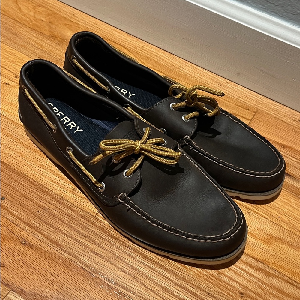 Sperry Men's Dark Brown Boat Shoes with Tan Laces